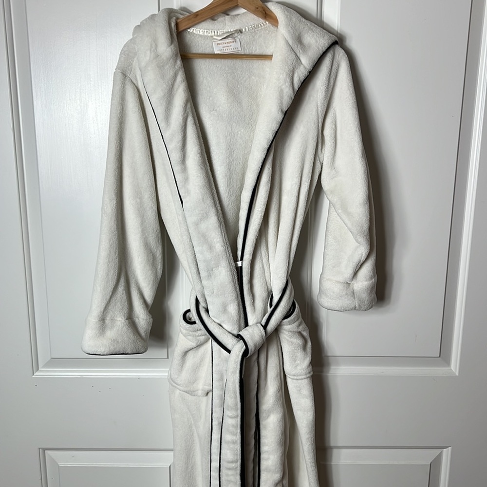 Pottery Barn White plush robe with hood M